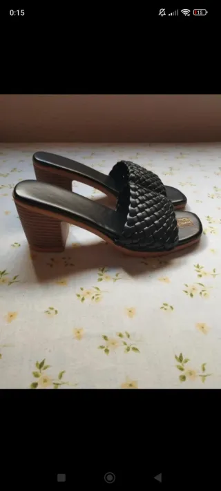 Sandalias negras tejidas