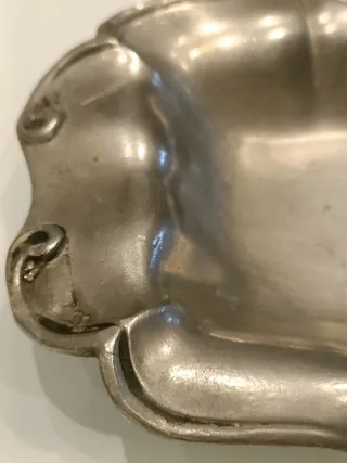 Posacenere in peltro con incisione cifre R.D.