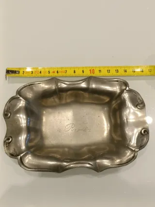 Posacenere in peltro con incisione cifre R.D.