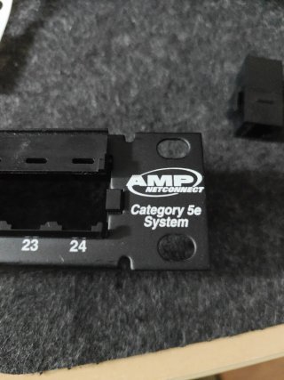 2 x Panel de Conexiones AMP UTP CAT5e 24 Puertos
