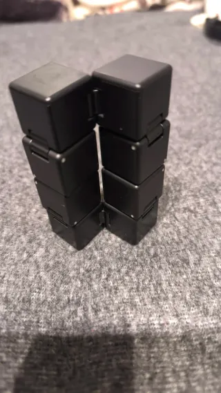 Cubo Infinito Antiestrés Negro
