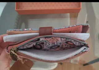 Monedero rosa con estampado Love