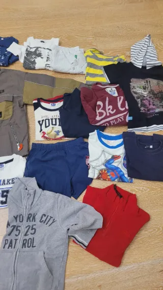 Lotto 20 capi bimbo 6 anni