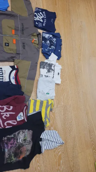 Lotto 20 capi bimbo 6 anni