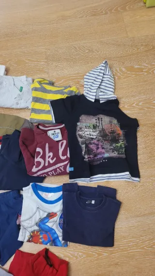 Lotto 20 capi bimbo 6 anni