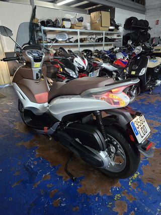 PIAGGIO BEVERLY 350 IE 2019 7.800KM COMO NUEVA