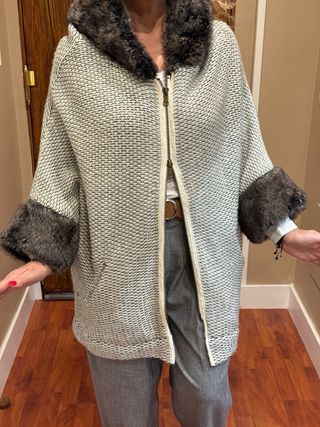 Chaquetón Zara con pelo Talla M