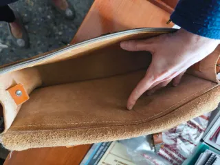 Bolso de piel marrón