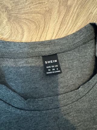 Camiseta de manga corta “Shein”