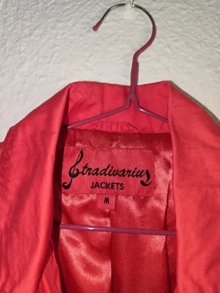 Chaqueta Tipo Gabardina Stradivarius Coral Talla M