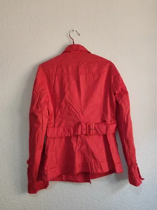 Chaqueta Tipo Gabardina Stradivarius Coral Talla M
