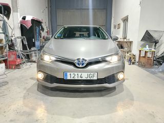 Toyota Auris 2015