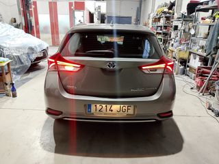 Toyota Auris 2015