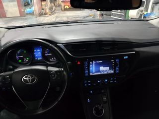 Toyota Auris 2015