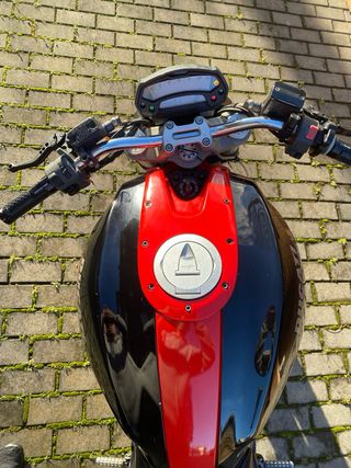 Ducati Monster 696