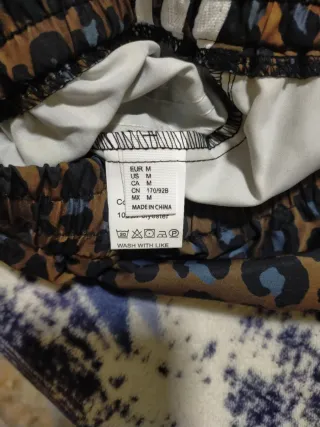 Pantalón Adidas estampado leopardo
