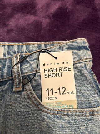 Shorts vaqueros con estampado de cerezas