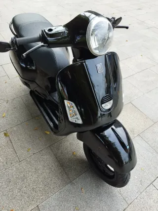 Vespa GTS 125