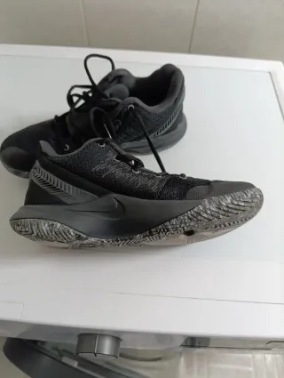 Nike Kyrie Flytrap II Black Metallic Chrome