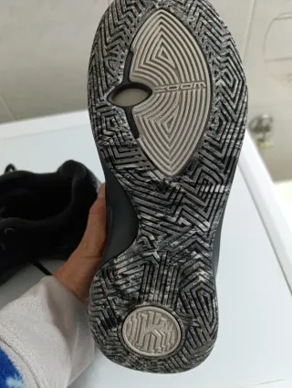 Nike Kyrie Flytrap II Black Metallic Chrome