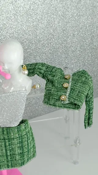 Traje chaqueta y falda verde Barbie