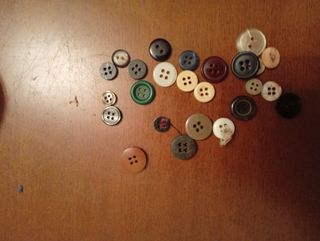 Lote de botones marrones y morados