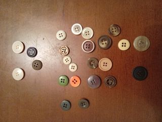 Lote de botones marrones y morados