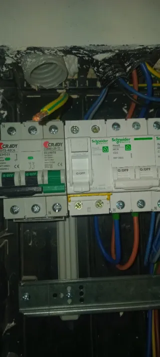 Trabajos de electricidad, mantenimientos eléctric