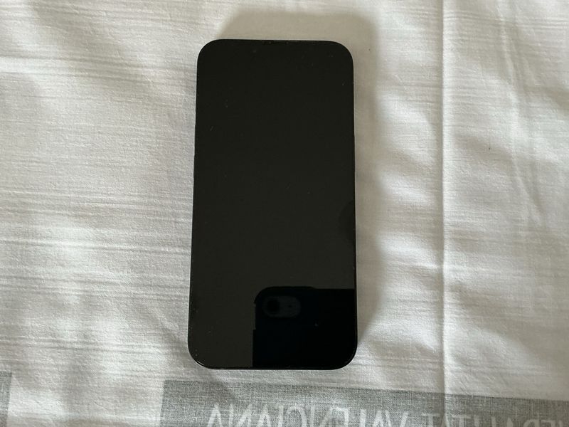 iPhone 16e Negro afbeelding 4
