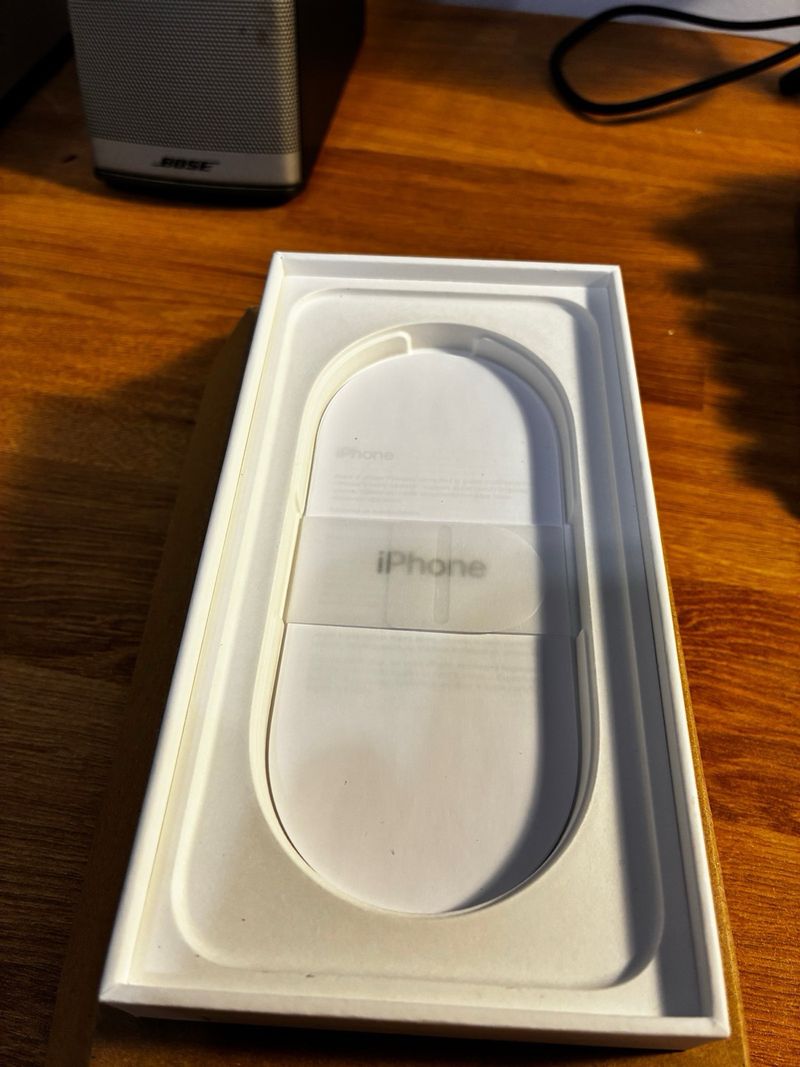 iPhone 16e Negro afbeelding 9