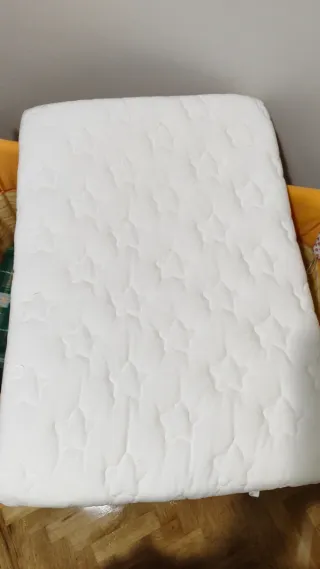 Minicuna completa con sábanas y colchón