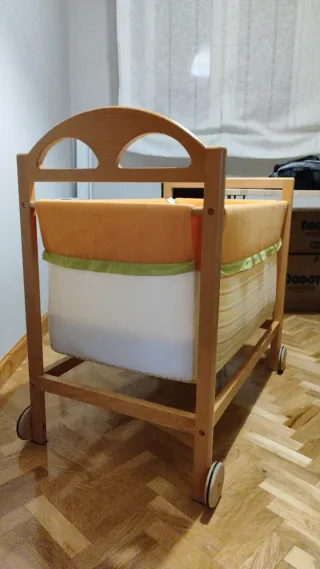 Minicuna completa con sábanas y colchón