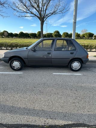 Peugeot 205 1987