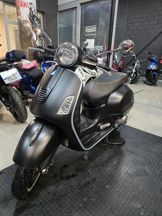 VESPA GTS SUPER SPORT 300 * 2011 * 8700KM *