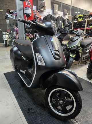 VESPA GTS SUPER SPORT 300 * 2011 * 8700KM *