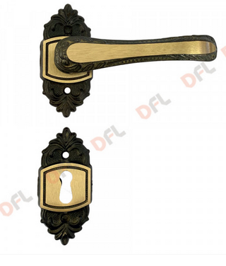 Maniglia Giglio con placca e bocchetta