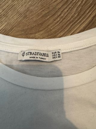 Camiseta “Stradivarius”