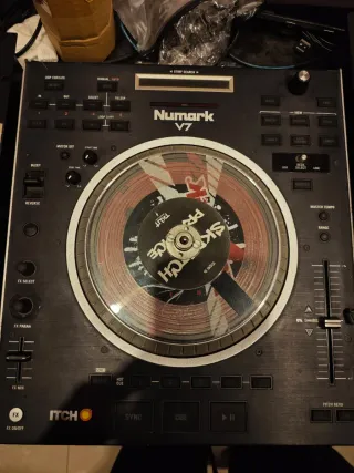 Numark V7 - Controlador DJ motorizado Serato