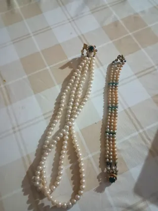 Collar y pulsera de perlas
