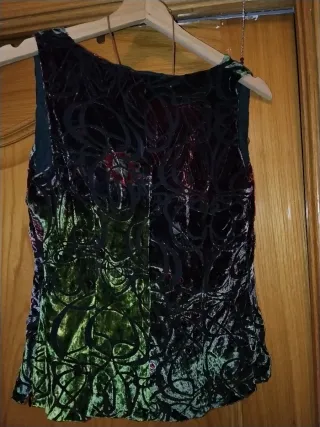 Blusa de terciopelo con estampado