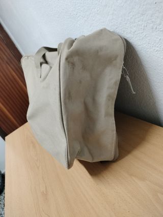 Bolsa de viaje beige y marrón