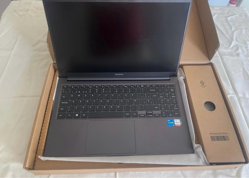 Samsung Galaxy Book 4 i5 16GB RAM afbeelding 2