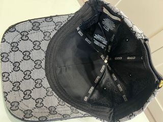 Gorra Gucci GG Logo con detalles dorados