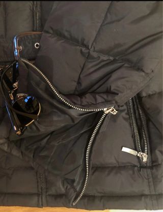 Anorak acolchado negro mujer.