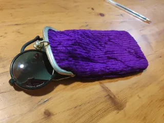 Estuche gafas de pana morada vintage