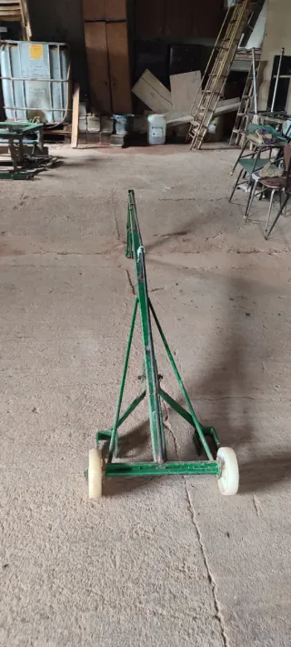 Pluma para tractor verde