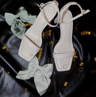 Sandalias de tacón beige