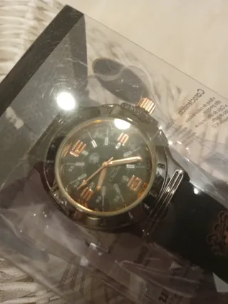 Reloj Calgary Richmond Hill Negro y Dorado