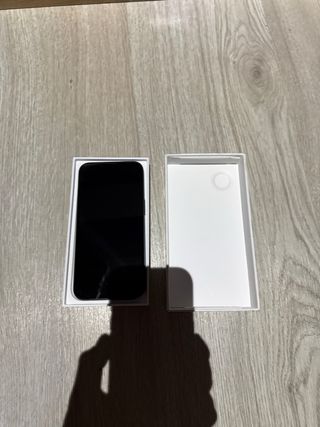iPhone 16e  256gb
