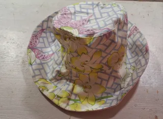 Original Sombrero Manuel Canovas con flores nuevo